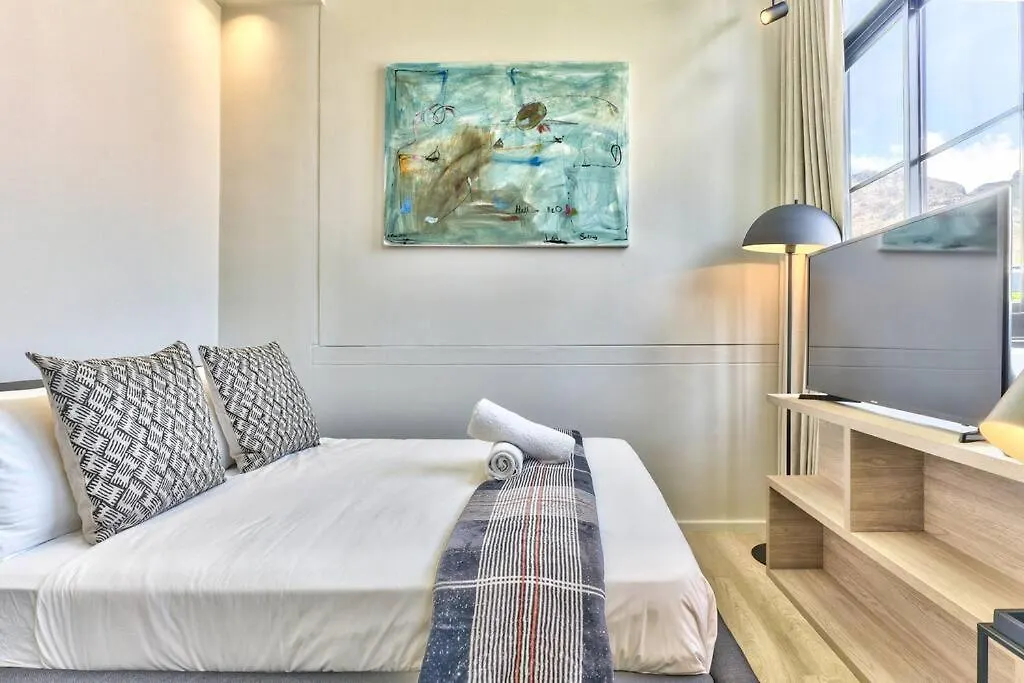 Apartment Modern, Sunfilled Urban Apt At The Harri W/Views Cape Town