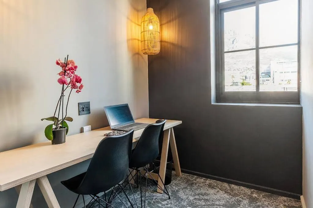 Apartment Modern, Sunfilled Urban Apt At The Harri W/Views Cape Town